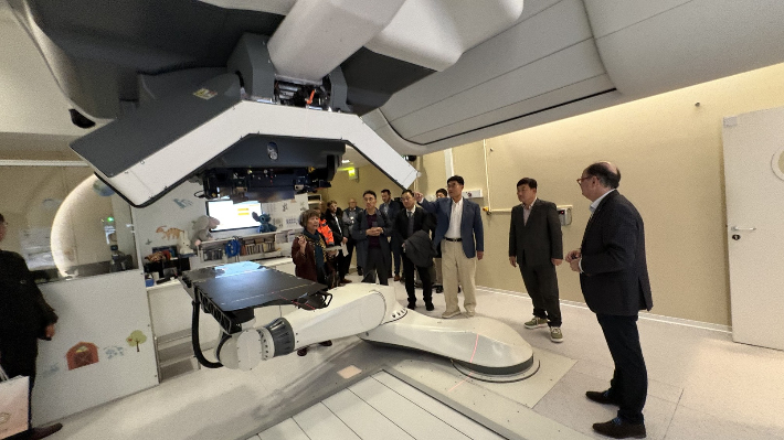 지난 7일부터 6일간의 일정으로 프랑스와 벨기에 현지를 방문하고 있는 삼척시 국외출장단. 삼척시 제공