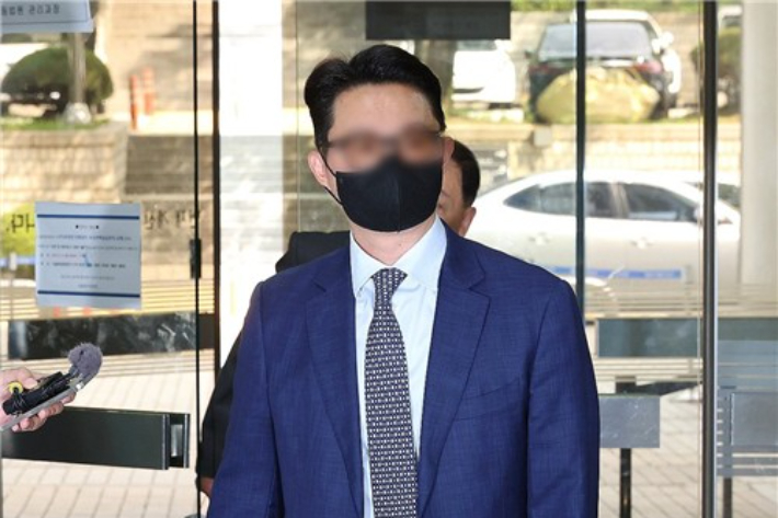 법원 출석하는 전 통일교 세계본부장. 연합뉴스