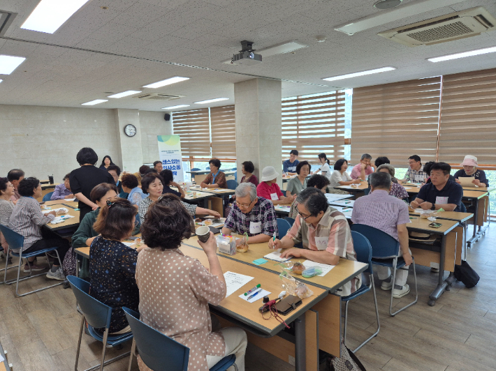 찾아가는 일가정양립 양성평등교육. 충북여성재단 제공