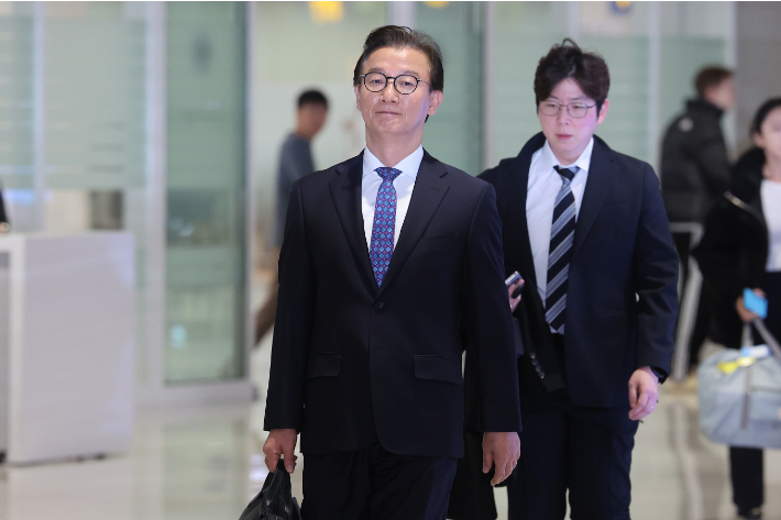 귀국하는 전재수 해양수산부 장관. 연합뉴스