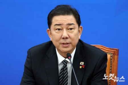 발언하는 김병기 원내대표