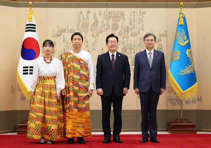 이재명 대통령과 주한 가나 대사. 연합뉴스
