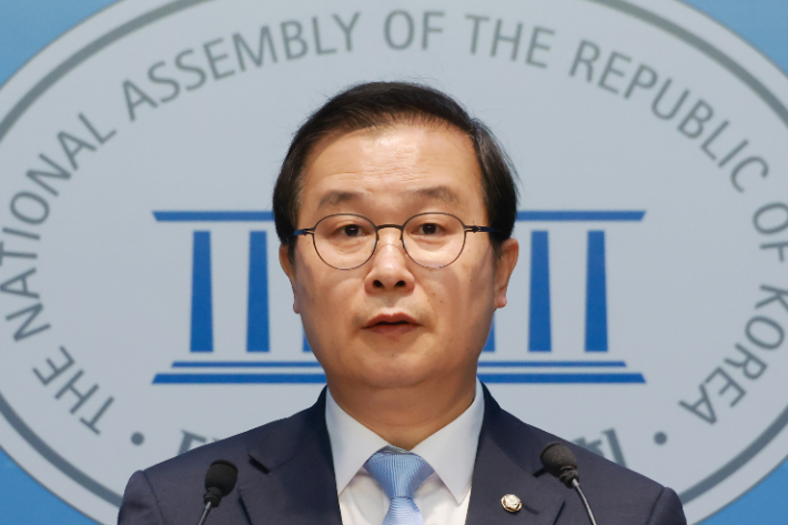 최고위원 보궐선거 출마 선언하는 민주당 이건태 의원. 연합뉴스