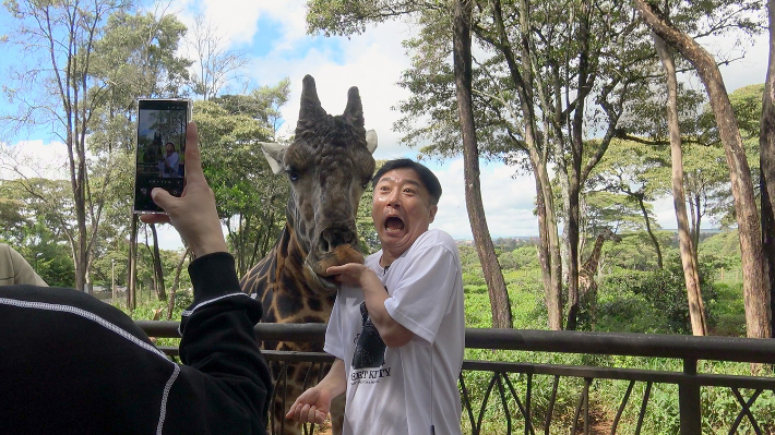 넷플릭스 예능 '케냐 간 세끼'는 이수근·은지원·규현의 아프리카 여행기로, 케냐의 대자연 속에서 펼쳐지는 세 사람의 좌충우돌 여정을 담았다. 넷플릭스 제공