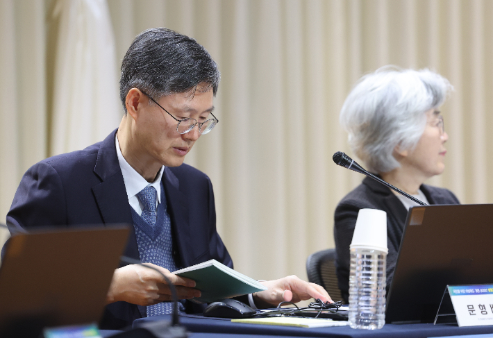 공청회 참석한 문형배. 연합뉴스