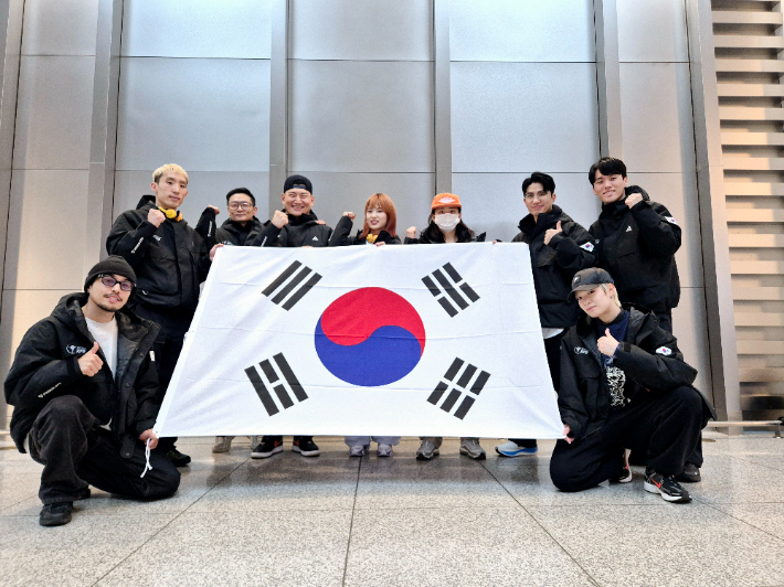 2025 WDSF 세계 브레이킹 선수권대회에 출전하는 브레이킹 국가대표 선수단. 대한민국댄스스포츠연맹 제공