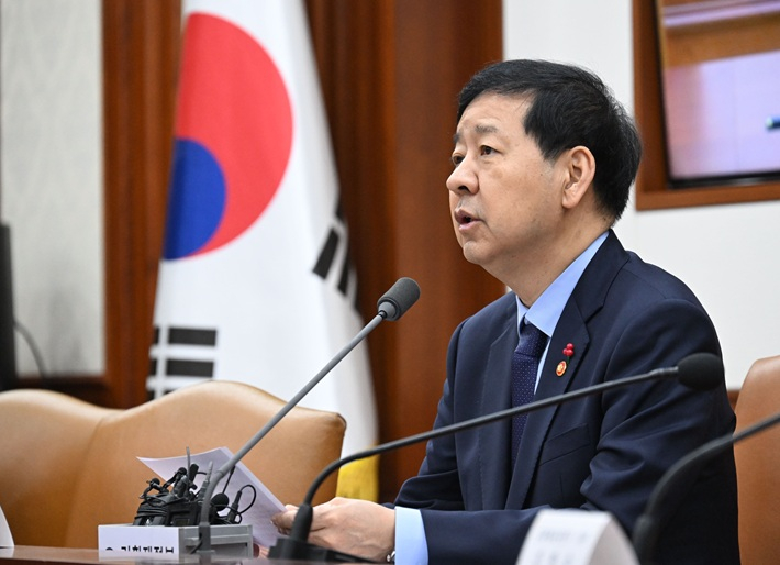 구윤철 경제부총리 겸 기획재정부 장관이 12월 12일 서울 종로구 정부서울청사에서 열린 대외경제장관회의를 주재, 모두발언을 하고 있다. 기획재정부 제공