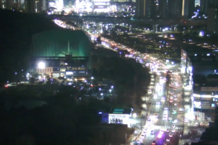 퇴근 시간대 정체 동탄숲 생태터널 보수 공사 관련 정체 구간 드론 촬영. 경기남부경찰청 제공