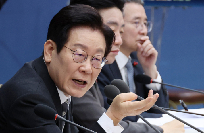 이재명 대통령이 12일 세종시 정부세종컨벤션센터에서 열린 과학기술정보통신부·개인정보보호위원회 업무보고에서 발언하고 있다. 연합뉴스