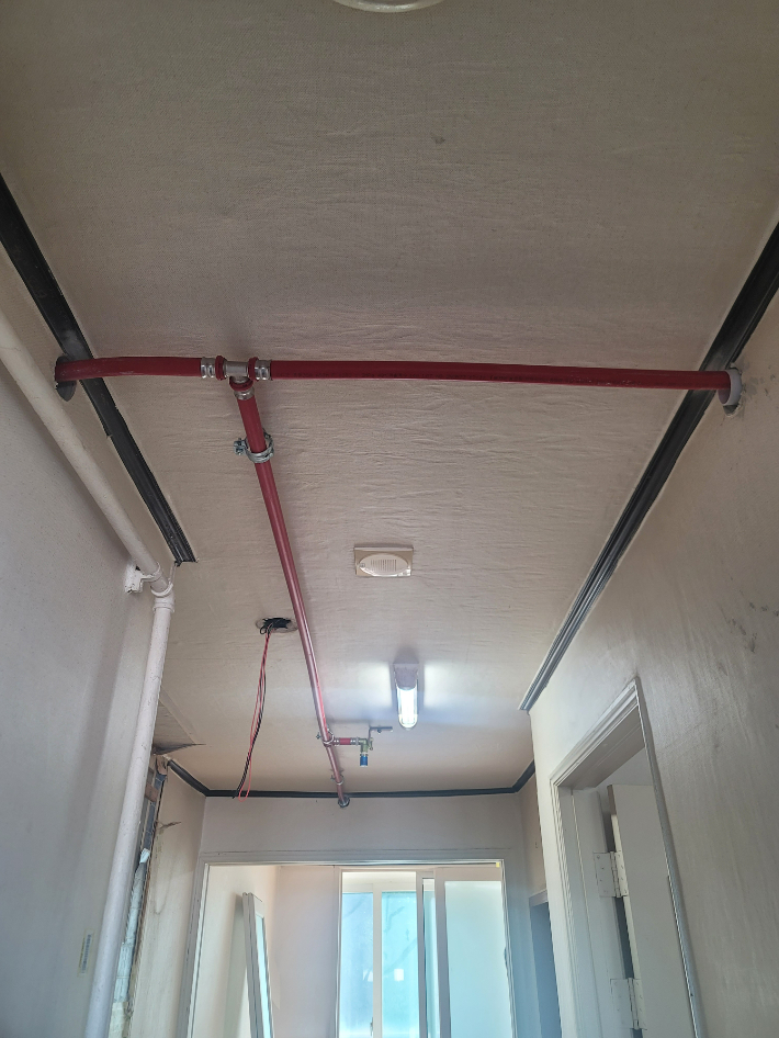 부산도시공사가 설치한 공공 임대 아파트 간이 스프링클러. 부산도시공사 제공