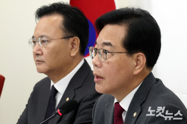 국민의힘 송언석 원내대표가 12일 서울 여의도 국회에서 현안 관련 기자간담회를 갖고 있다. 윤창원 기자