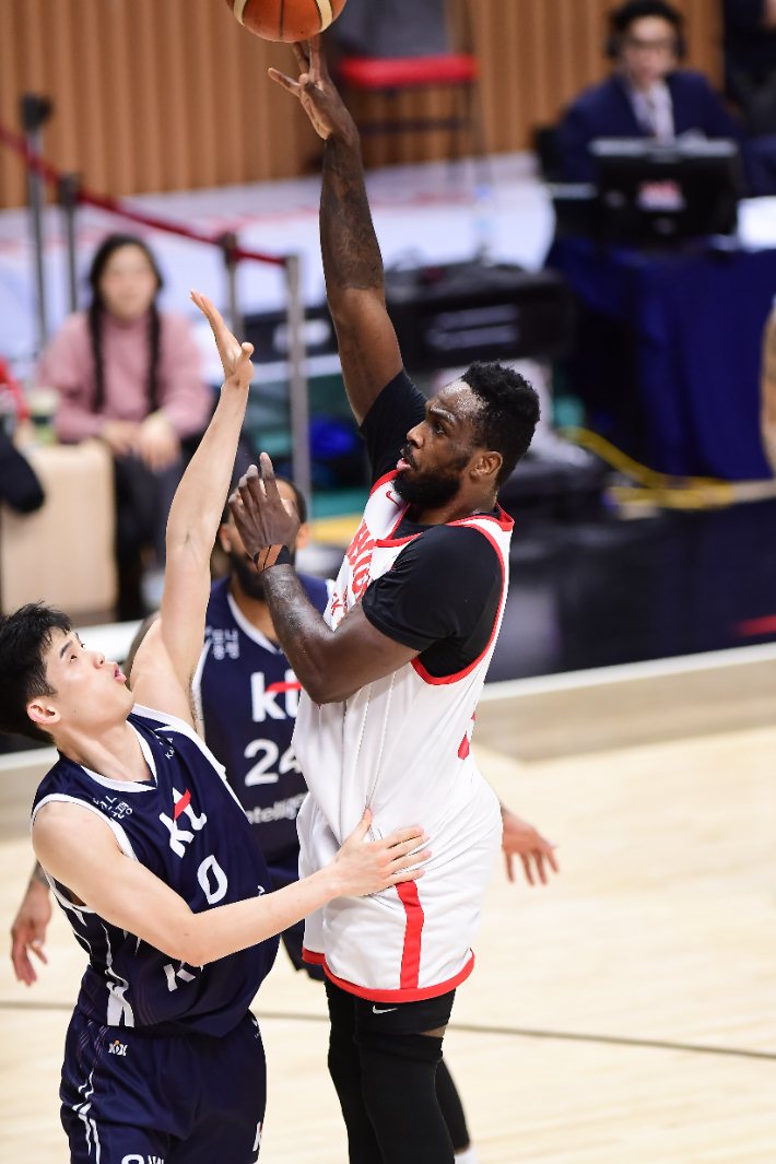 SK 자밀 워니의 슛. KBL 제공