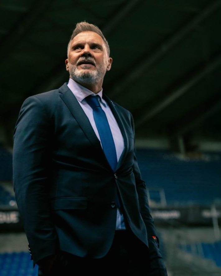 토르스텐 핑크 감독. 헹크 X