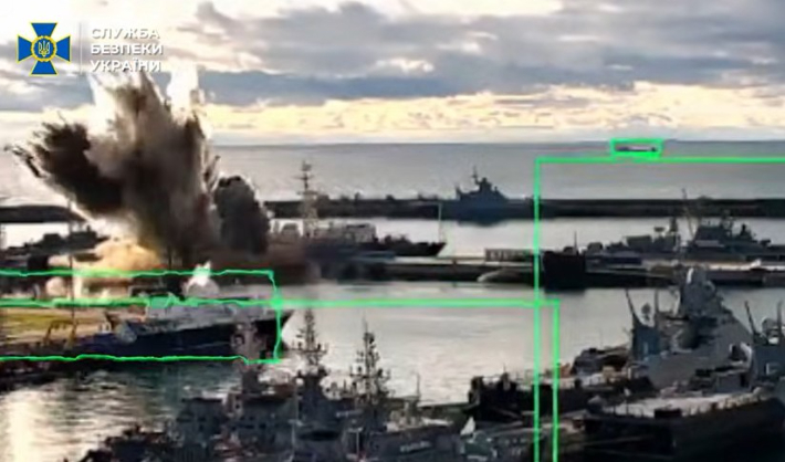 우크라이나 보안국이 러시아 잠수함을 타격했다며 올린 영상. 우크라이나 보안국 영상 캡처