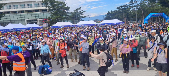 강릉트레일페스타에 참가한 시민과 관광객들. 강릉시 제공
