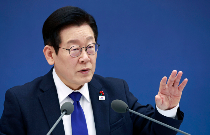 이재명 대통령이 16일 정부세종컨벤션센터에서 열린 보건복지부(질병관리청)·식품의약품안전처 업무보고에서 발언하고 있다. 연합뉴스