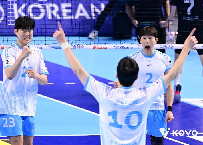 환호하는 한선수. 한국배구연맹