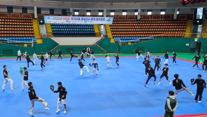 구례에서 훈련하고 있는 선수단. 구례군 제공 