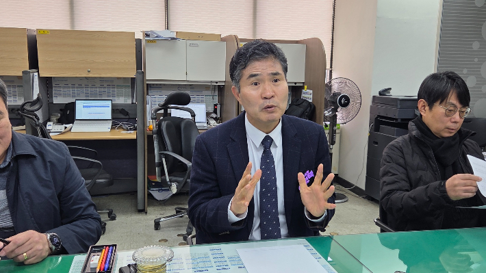 이원택 국회의원, 새만금 신항 관할권 분쟁 중립 지킬 것