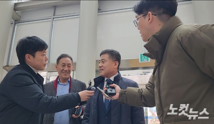 16일 전북경찰청에 출석한 정성주 전북 김제시장. 김대한 기자