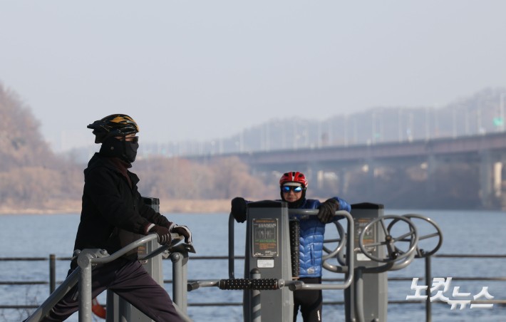 초미세먼지로 뿌연 서울