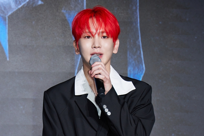 샤이니 키가 지난 8월 열린 정규 3집 '헌터' 기자간담회에서 취재진 질문에 답하는 모습. SM엔터테인먼트 제공