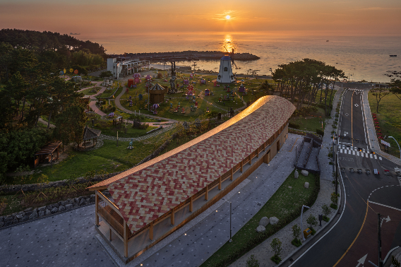 울산 간절곶에 조성된 '간절루'. 울산시 제공