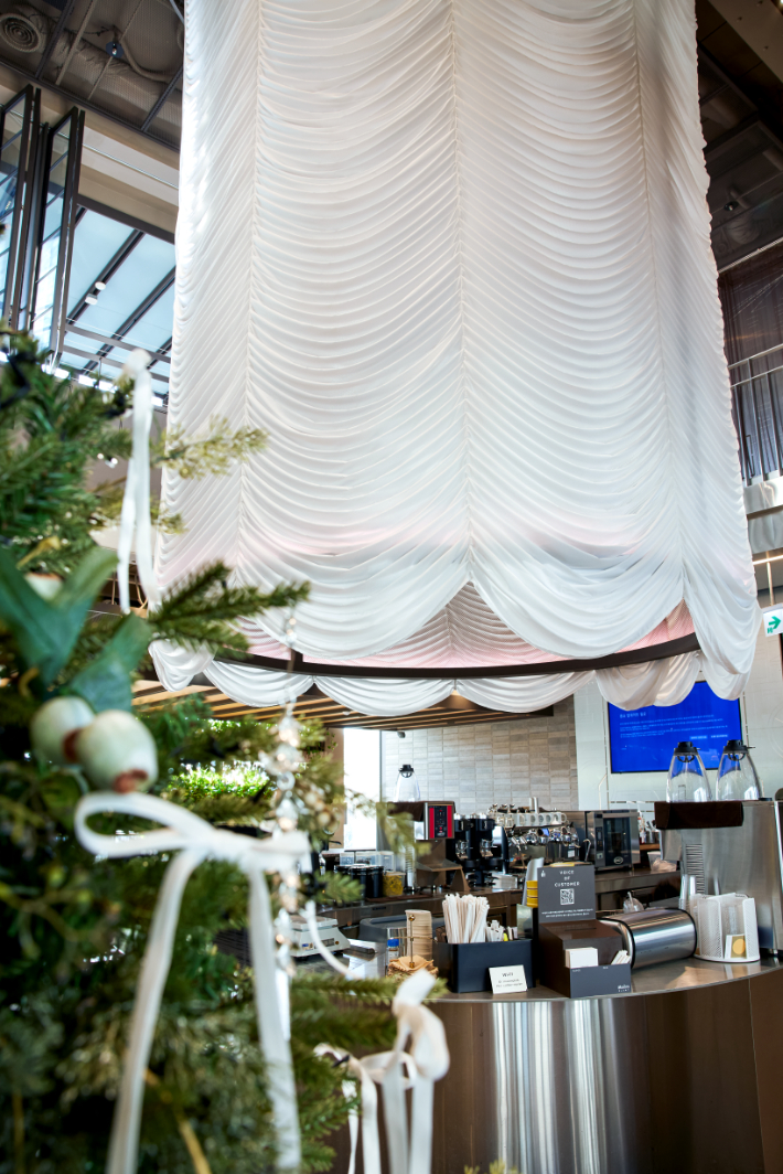 서울 한남동의 랜드마크 '맥심플랜트'. 동서식품 제공