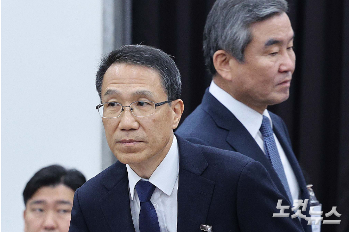 유재성 경찰청 차장(아래)과 박성주 국가수사본부장. 윤창원 기자