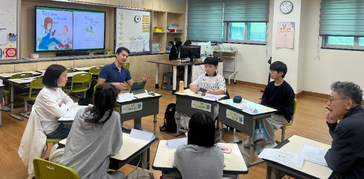 춘천 퇴계초등학교 그레이트 북스 수업. 춘천시 제공