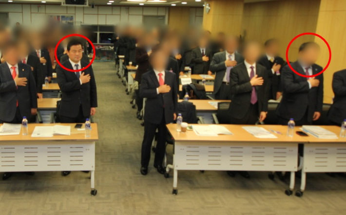 2016년 12월 남북통일운동국민연합과 임종성 국회의원실이 공동 주최한 '한일 해저터널의 필요성과 과제' 세미나에 함께 자리한 당시 임종성(왼쪽 원) 더불어민주당 의원과 송모(오른쪽 원) 남북통일운동국민연합 회장. 남북통일운동국민연합 홈페이지 캡처