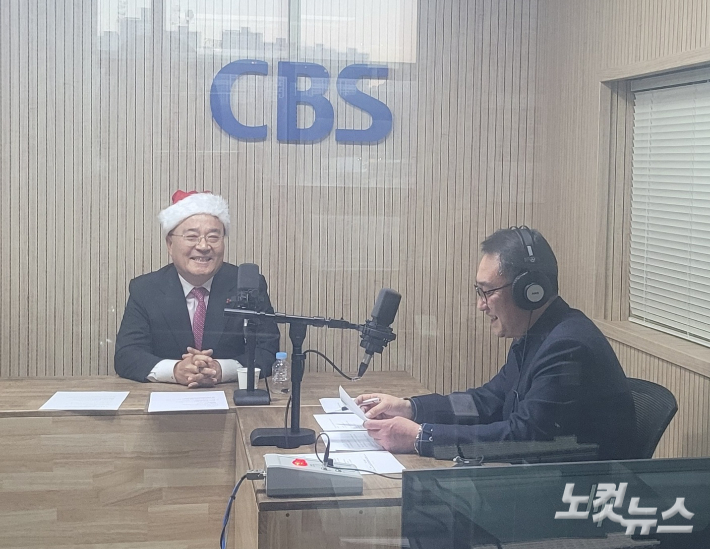 왼쪽부터 서승우 위원장, 김종현 앵커. 충북CBS