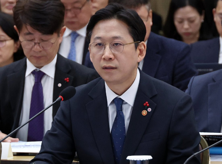 배경훈 부총리 겸 과학기술정보통신부 장관이 12일 세종시 정부세종컨벤션센터에서 이재명 대통령에게 업무보고를 하고 있다. 연합뉴스