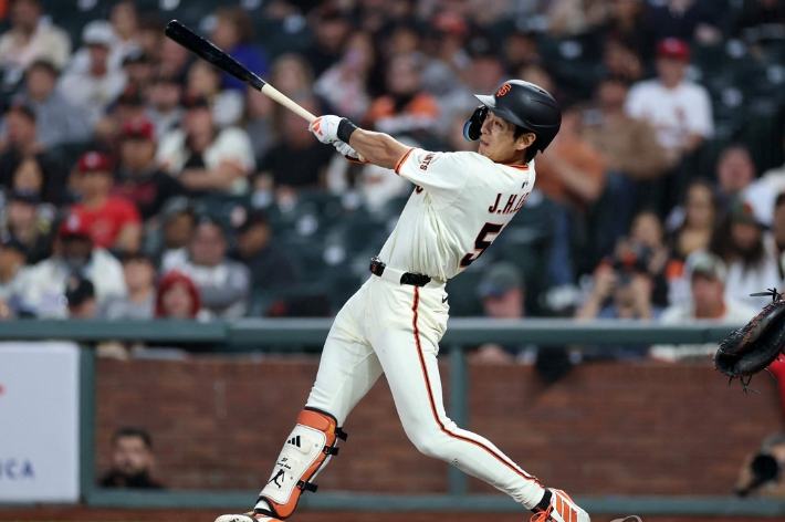 이정후 올스타 관련 뉴스 - 이정후, 日 오타니와 MLB 세계 올스타 선정 "2년차에 다재다능, 구장 곳곳에 타구 날려"