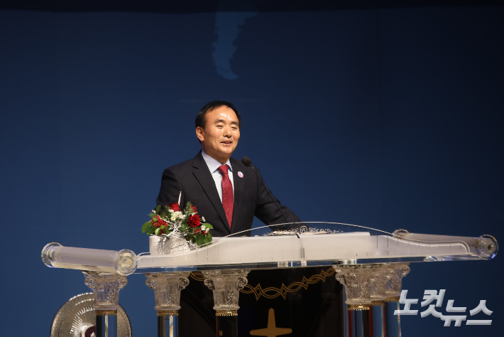 익산시기독교연합회 증경회장 이중관 목사가 설교를 전하고 있다. 최화랑 기자