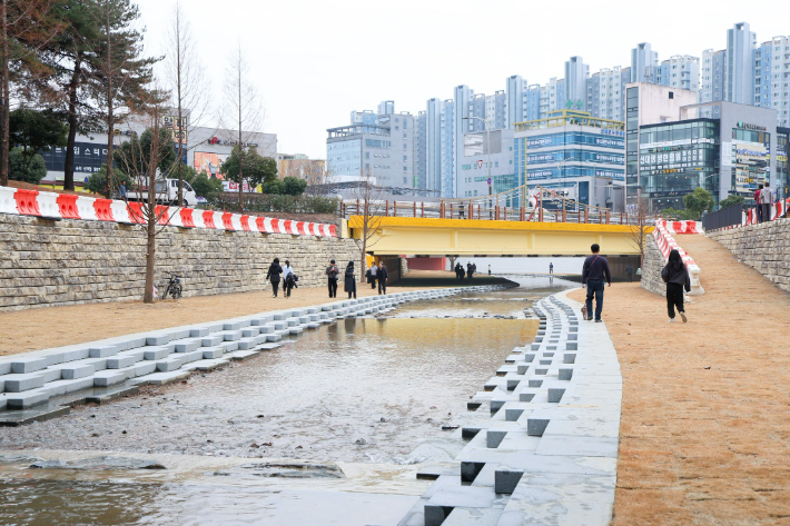 새롭게 조성된 신대천. 순천시 제공