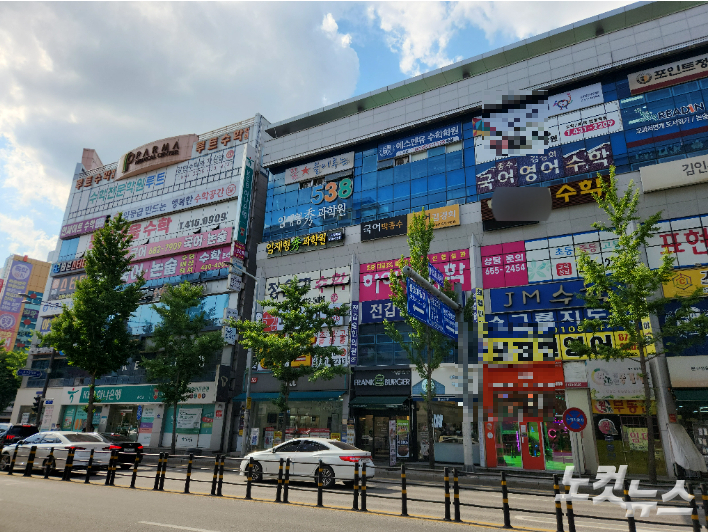 광주 남구 봉선동 인근 한 학원가 건물. 박성은 기자