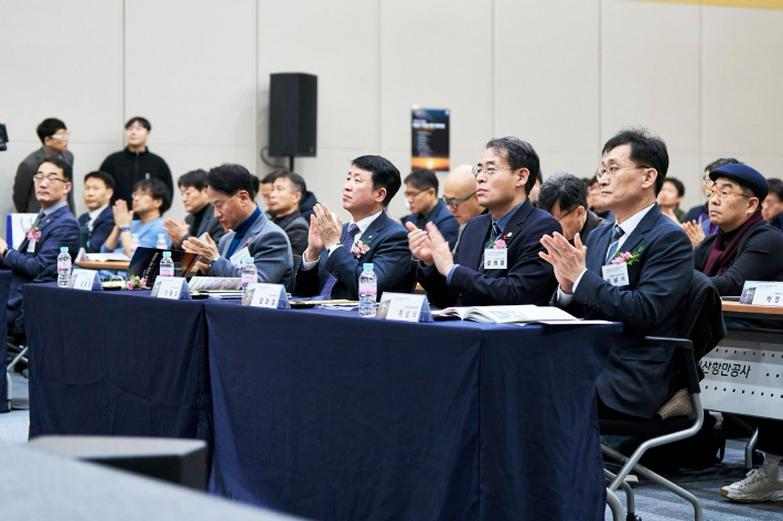 국토교통부와 가덕도신공항건설공단은 지난 23일 가덕도신공항의 미래상을 논의하는 포럼을 열었다. 가덕도신공항건설공단 제공