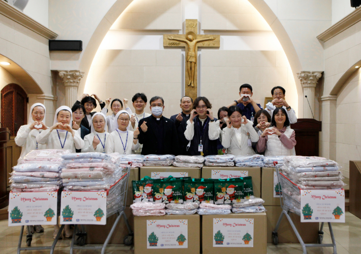 대전성모병원 입원환우, 교직원 성탄선물 나눔. 성모병원 제공