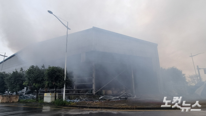 지난 9월 발생한 광양항 배후부지 항만 물류창고 화재 현장. 박사라 기자 