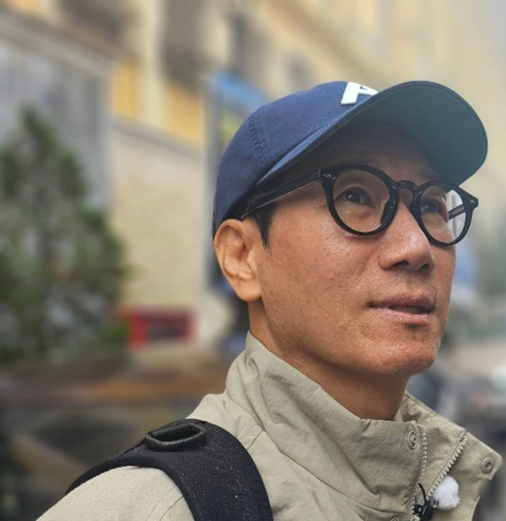 방송인 지석진이 24일 모친상을 당했다. 지석진 인스타그램