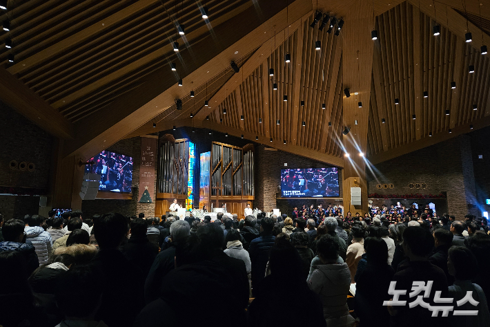 25일 정동제일교회에서 드려진 성탄축하예배.