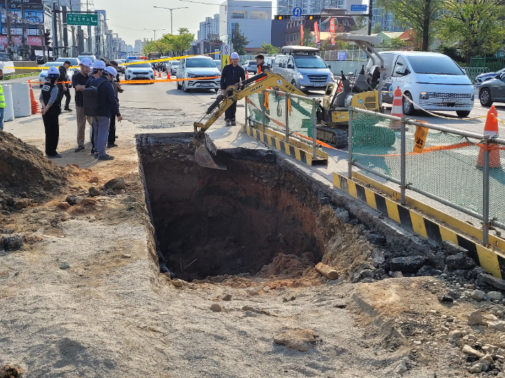 매몰 사고가 발생한 현장의 모습. 연합뉴스