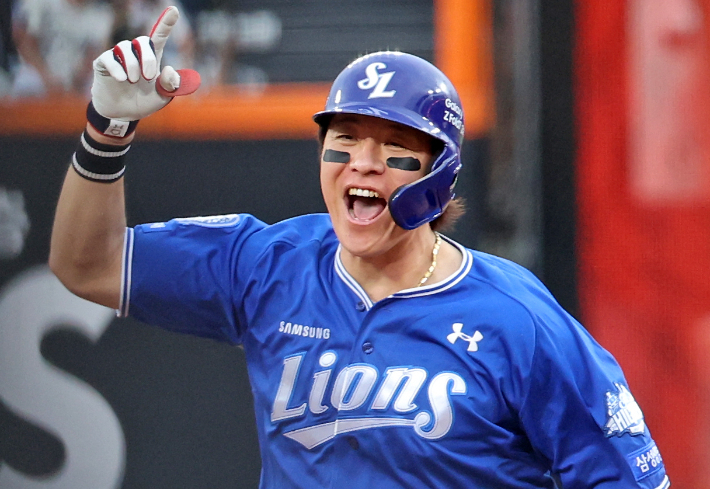 삼성에서만 10년을 뛰게 된 강민호. 연합뉴스 