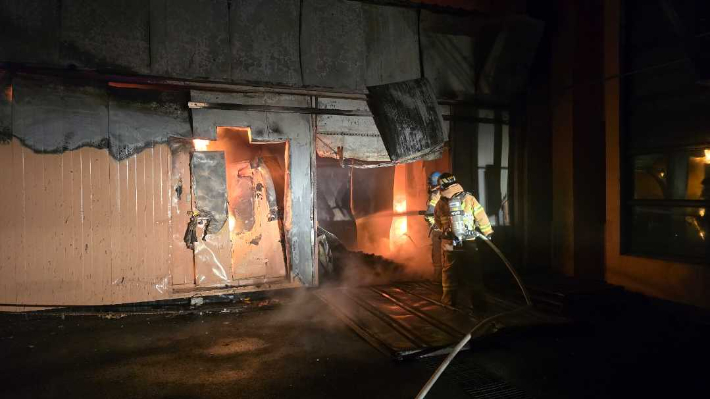 지난 28일 오후 11시 52분쯤 강원 인제군 북면의 한 황태 가공 공장에서 불이 나 3시간 40분 만에 꺼졌다. 강원소방본부 제공