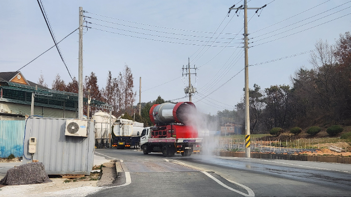 전라남도는 29일 나주시 봉황면 소재 산란계 농장에서 H5형 조류인플루엔자(AI) 항원이 확인됨에 따라 즉시 방역 조처에 나섰다. 전라남도 제공