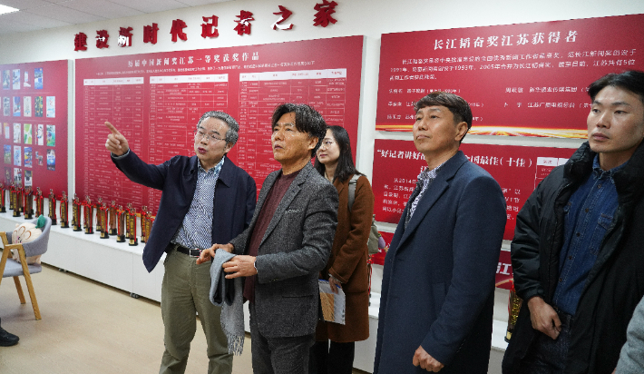 제주도기자협회가 지난 26일 중국 장쑤성기자협회 사무실에 마련된 기자의집을 방문했다. 제주도기자협회  