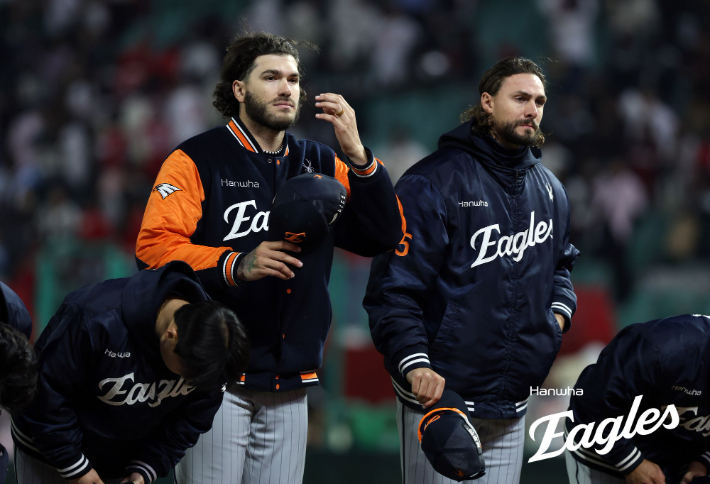 올해 최강의 원투 펀치 한화 폰세(왼쪽)와 와이스. 한화 이글스 