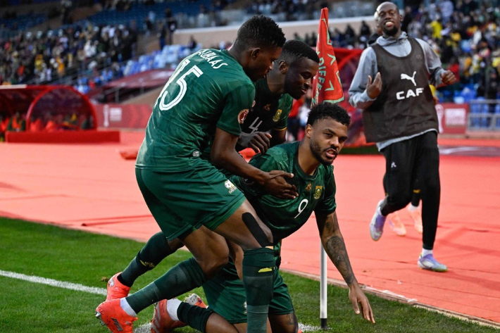 라일 포스터(9번)의 득점 때 세리머니 하는 남아공 선수들. 연합뉴스