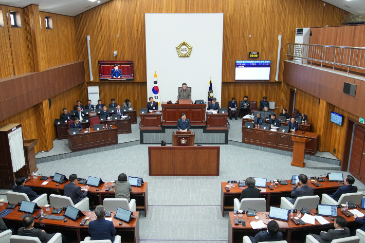 경주시의회가 제294회 경주시의회 제2차 정례회 제4차 본회의를 열고 있다. 경주시의회 제공